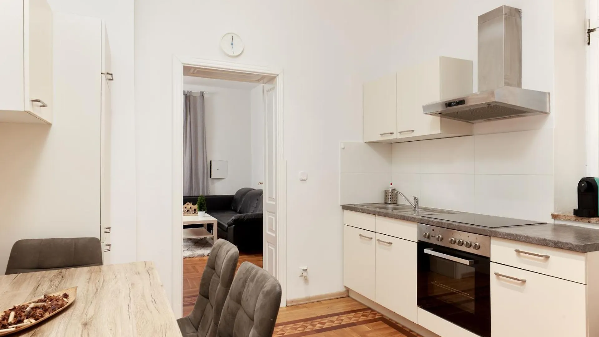 Schoenbrunn Palace Apartments Free Parking And 24H Check-In Viena