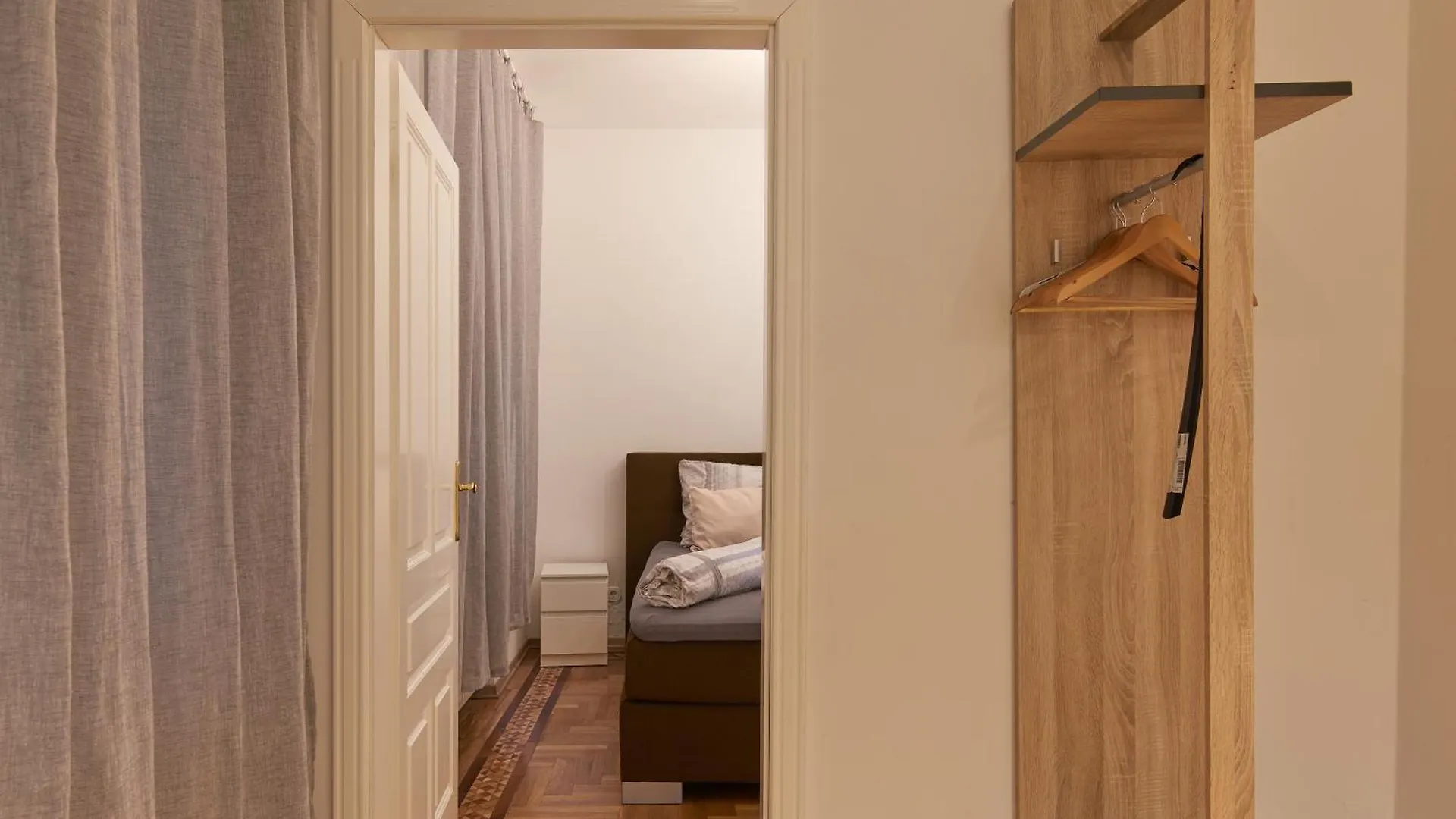 Schoenbrunn Palace Apartments Free Parking And 24H Check-In Viena 0*,  Austria