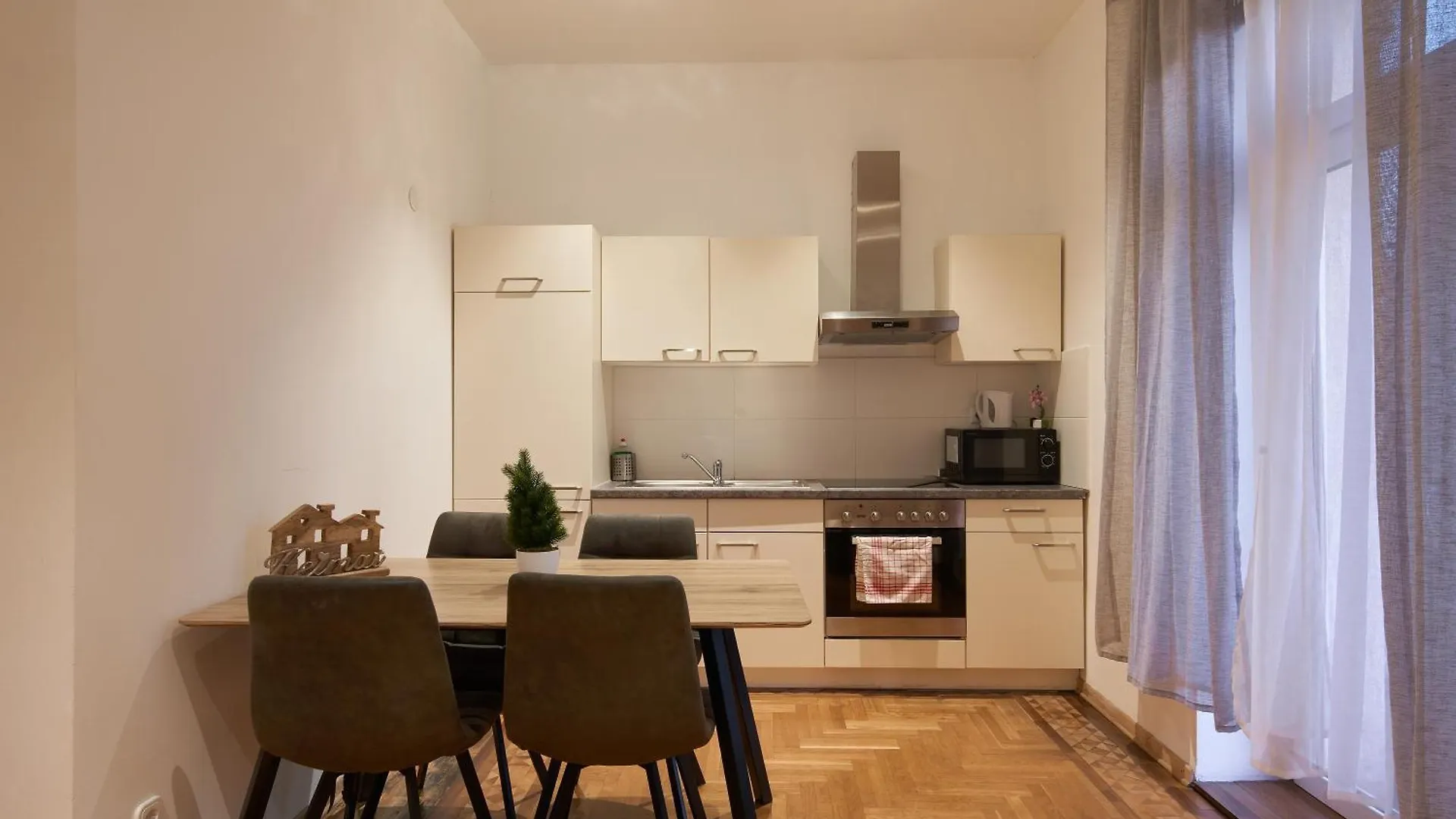 Schoenbrunn Palace Apartments Free Parking And 24H Check-In Viena