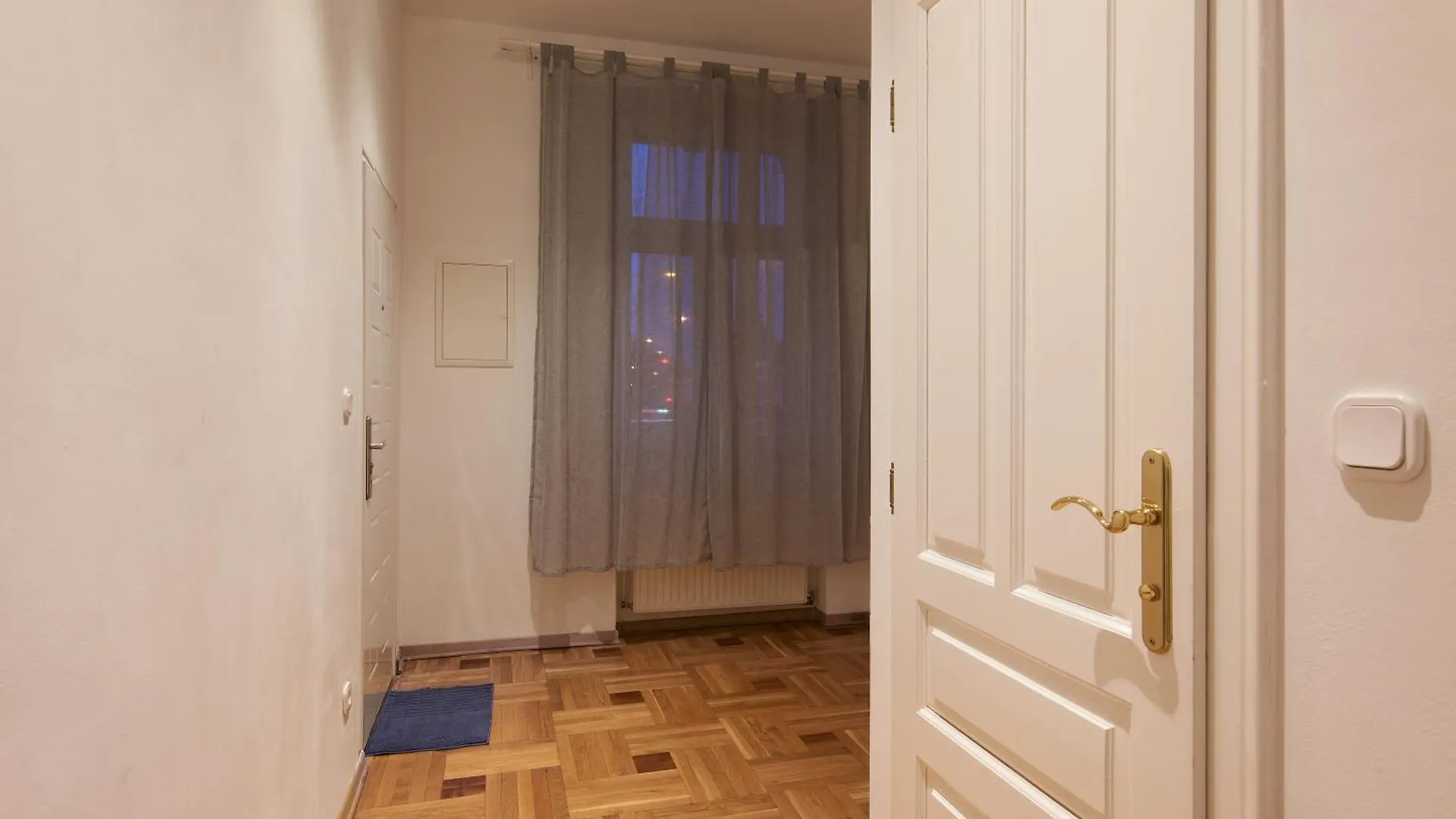 Schoenbrunn Palace Apartments Free Parking And 24H Check-In Viena Austria