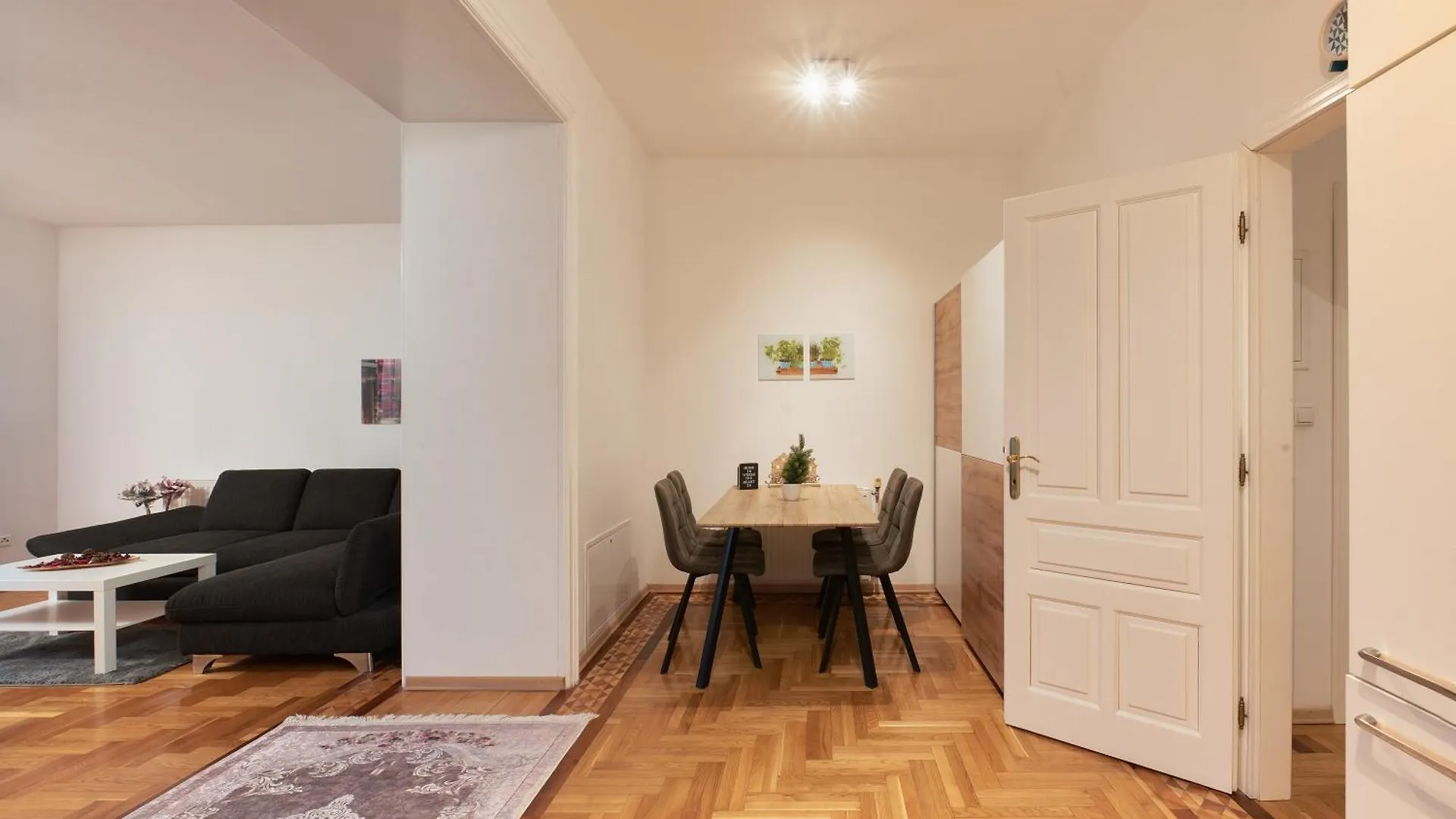 Schoenbrunn Palace Apartments Free Parking And 24H Check-In Viena